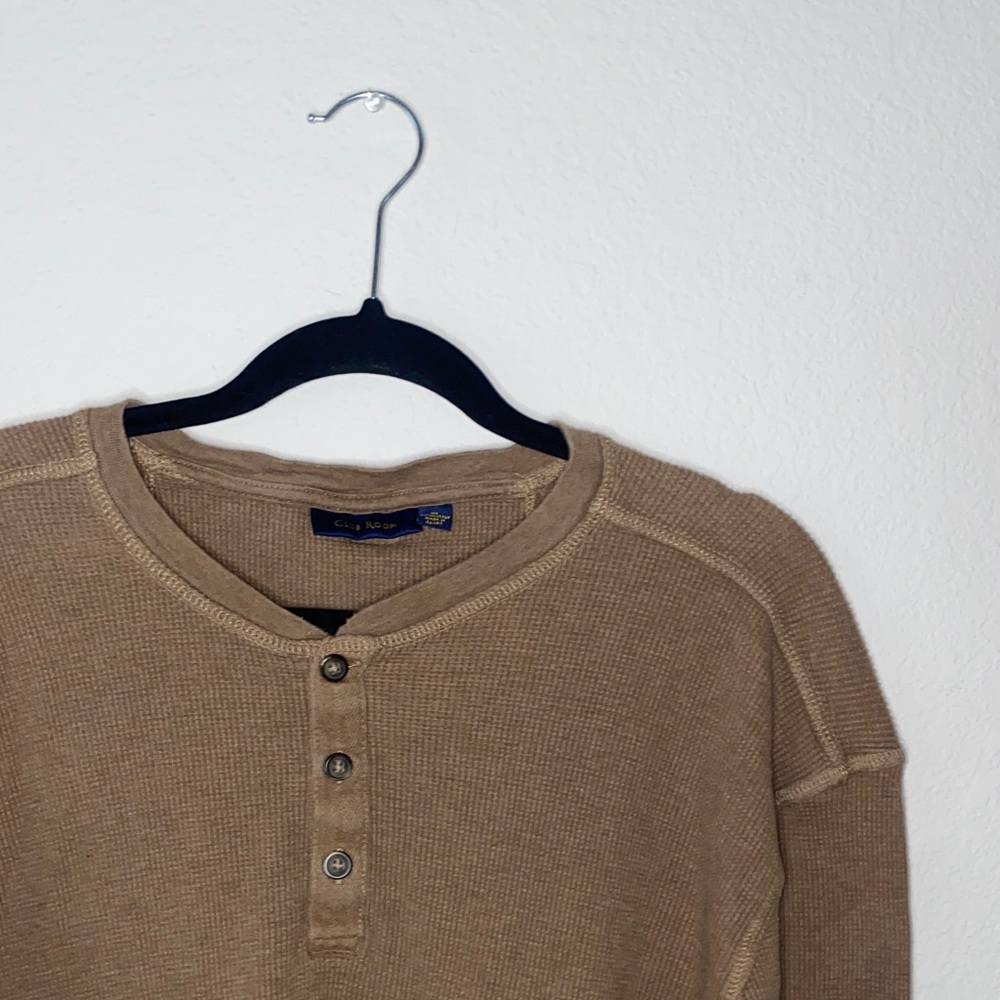 🪼Men’s Club Room Light Brown Waffle knit like long sleeved top!